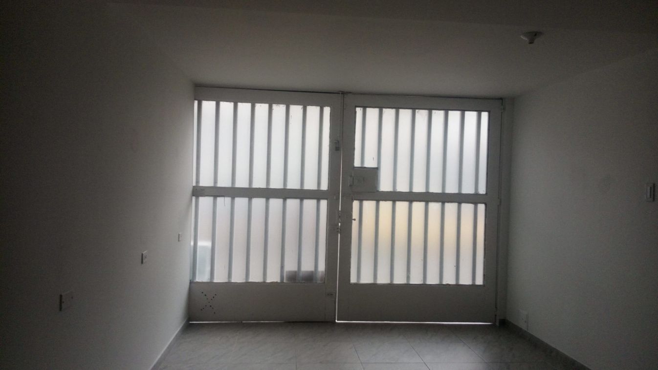 Local en arriendo Cundinamarca Bogotá Quinta Paredes 42 m2 Habitaciones 0 Baños 1 Garajes 0 Precio $1700000
