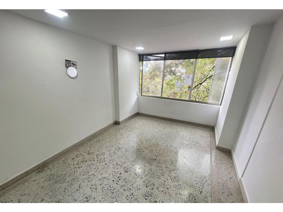 Oficina en arriendo Antioquia Medellín El Diamante No2 15 m2 Habitaciones 0 Baños 0 Garajes 0 Precio $2100000