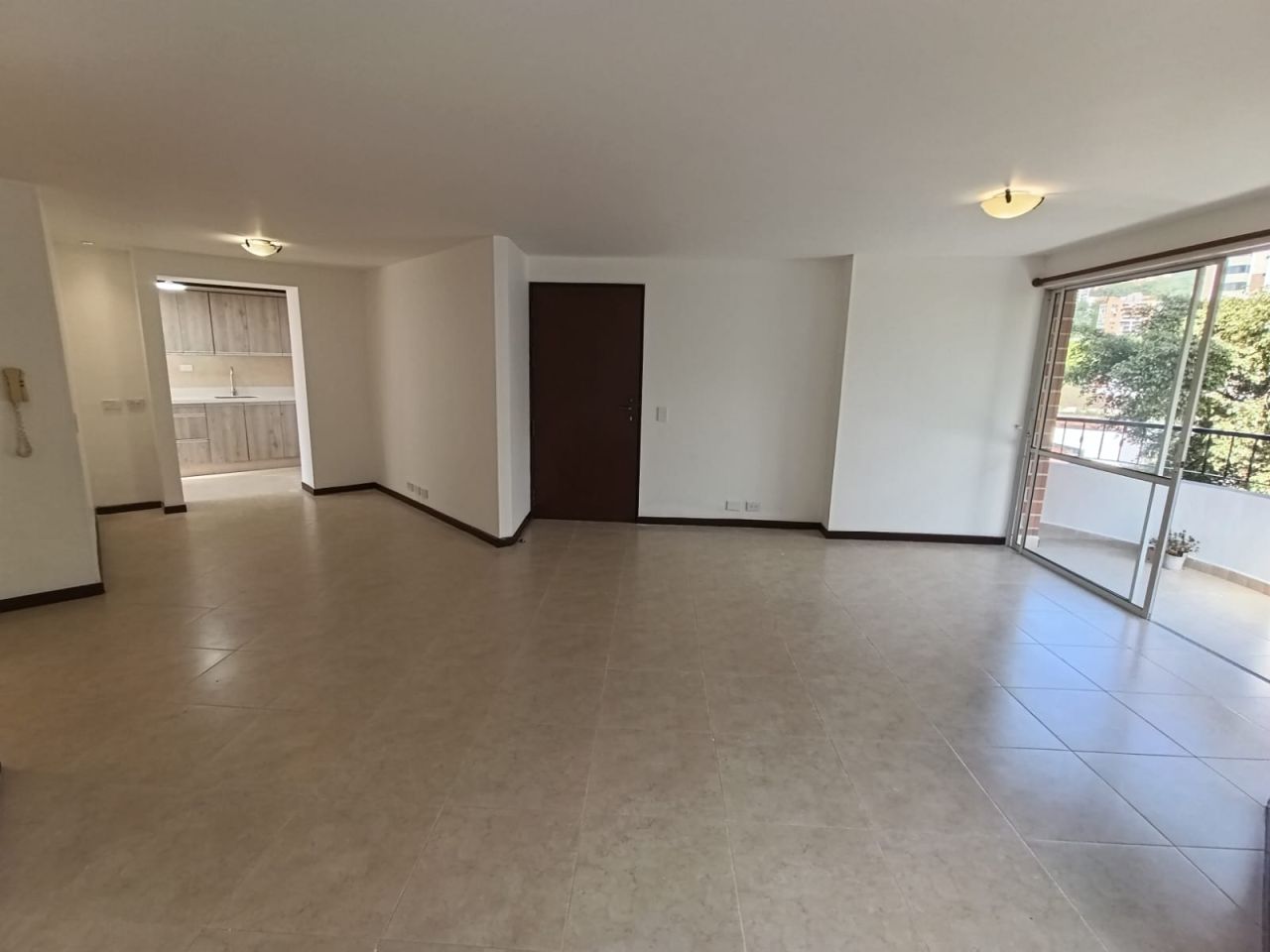 Apartamento en arriendo Antioquia Envigado Zúñiga 98 m2 Habitaciones 3 Baños 2 Garajes 1 Precio $3850000
