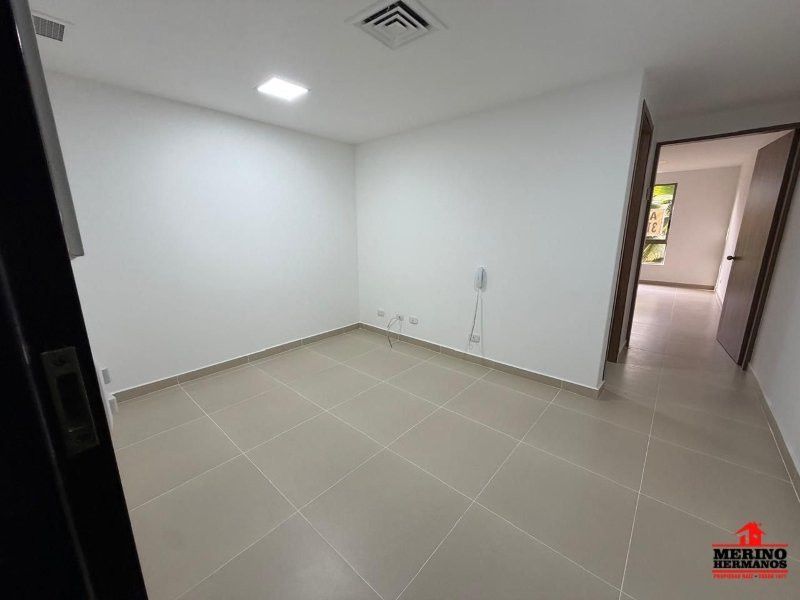 Oficina en arriendo Antioquia Medellín Patio Bonito 37 m2 Habitaciones 0 Baños 1 Garajes 1 Precio $4008000