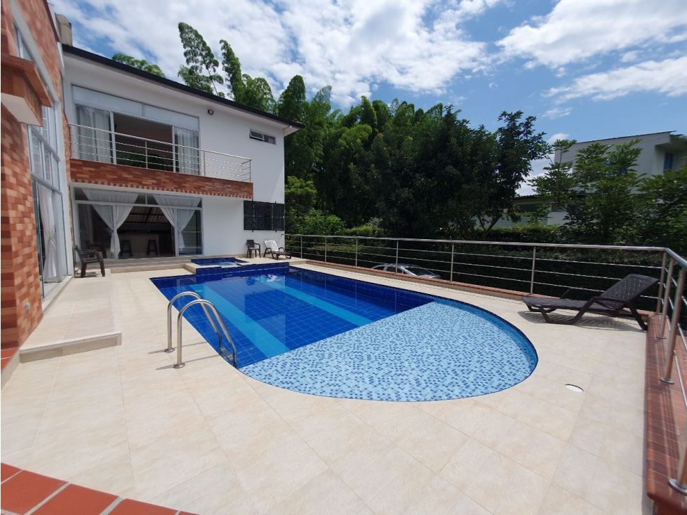 Casa Campestre en venta Caldas Manizales Manizales 254 m2 Habitaciones 4 Baños 3 Garajes 2 Precio $1500000000
