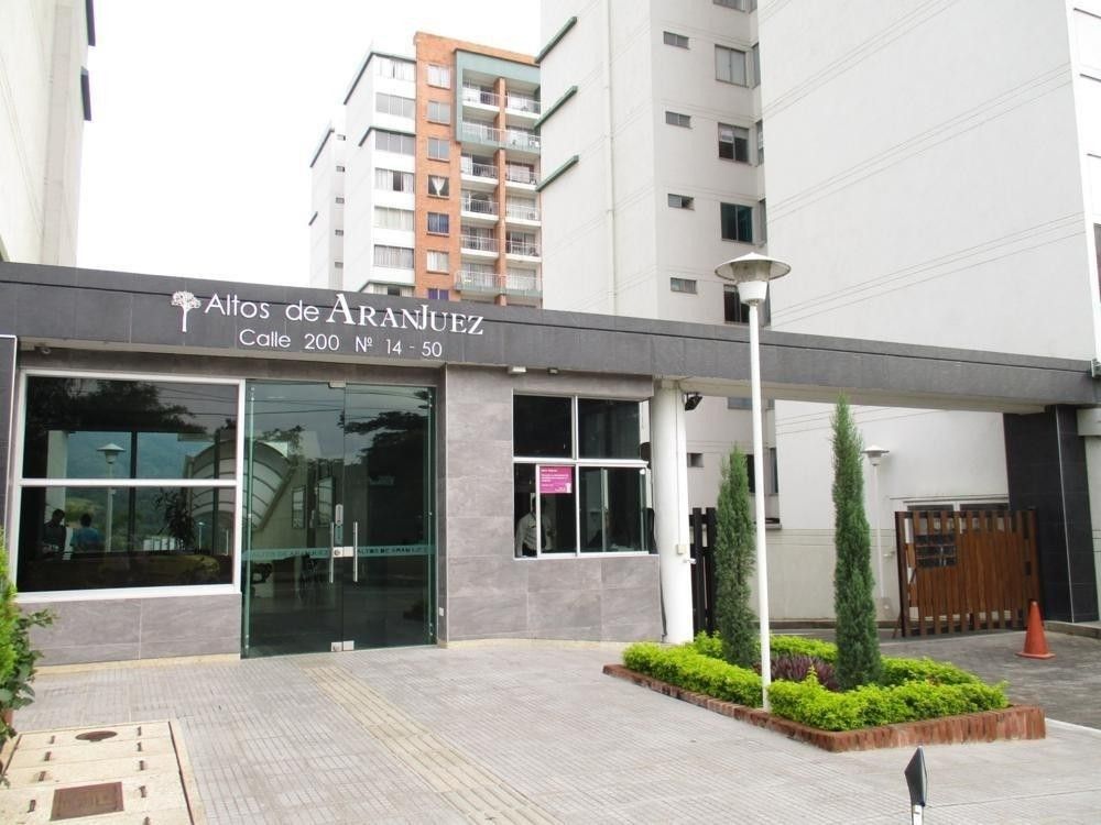 Apartamento en venta Santander Floridablanca Ub Piñar De Versalles 74 m2 Habitaciones 3 Baños 9 Garajes 1 Precio $350000000