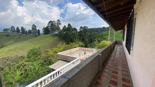 Casa Campestre en arriendo Antioquia Caldas Caldas 500 m2 Habitaciones 4 Baños 3 Garajes 1 Precio $2800000