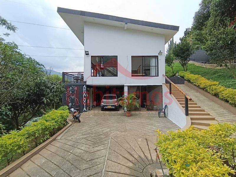 Casa en arriendo Antioquia Girardota Centro 2600 m2 Habitaciones 3 Baños 3 Garajes 1 Precio $6000000