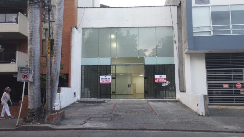 Local en arriendo Valle Del Cauca Cali Granada 274 m2 Habitaciones 0 Baños 2 Garajes 0 Precio $8500000