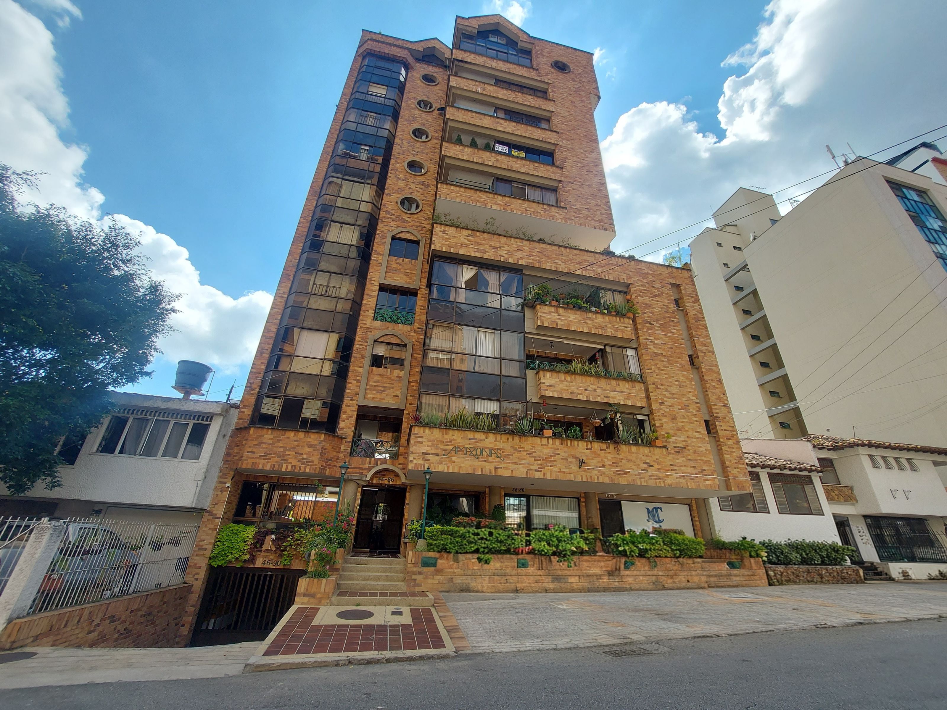 Apartamento en arriendo Santander Bucaramanga Cabecera Del Llano 110 m2 Habitaciones 3 Baños 3 Garajes 2 Precio $4300000