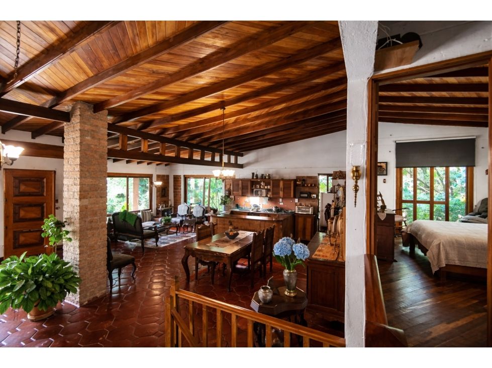 Casa en venta Antioquia La Estrella Caquetá 257 m2 Habitaciones 5 Baños 3 Garajes 3 Precio $1700000000