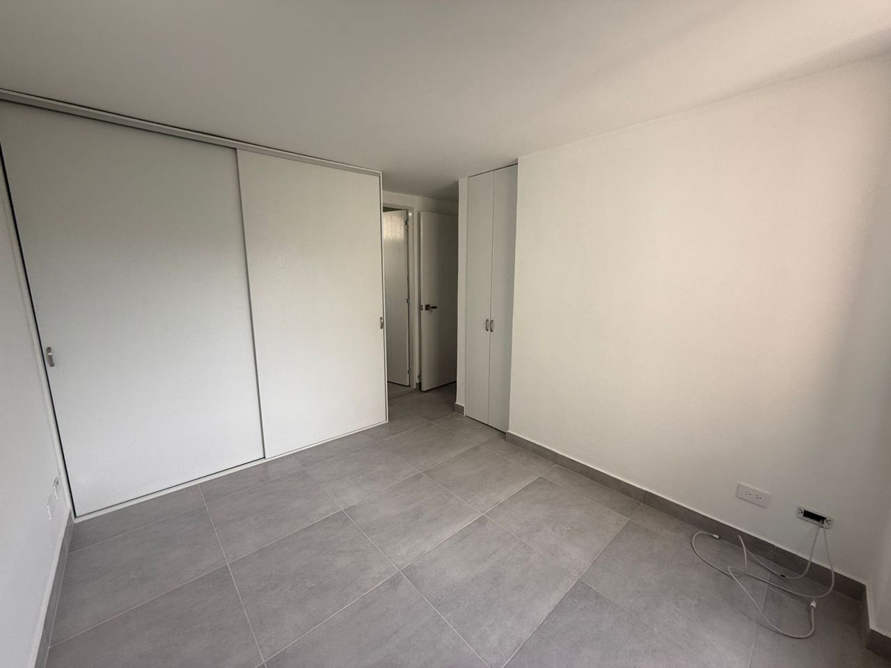 Apartamento en arriendo Antioquia Envigado Loma Del Barro 70 m2 Habitaciones 3 Baños 2 Garajes 1 Precio $3300000