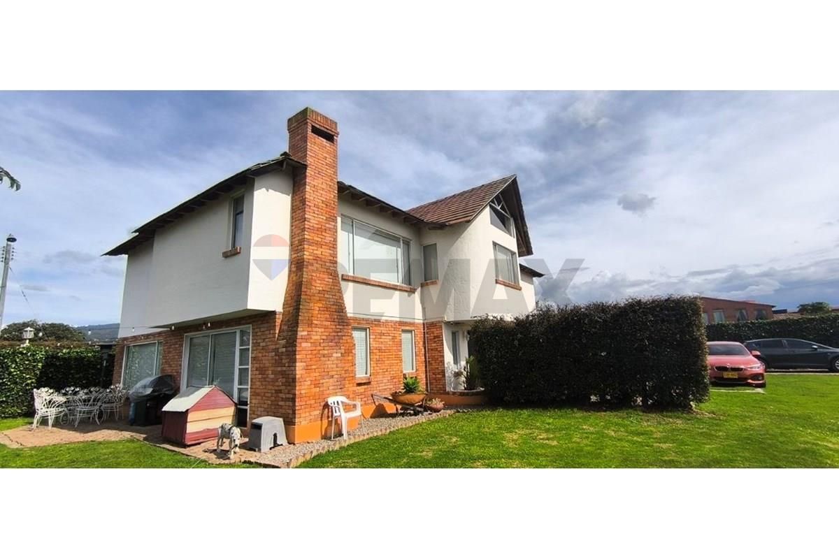 Casa en venta Cundinamarca Chía Cr Naranjo Ii 283 m2 Habitaciones 5 Baños 5 Garajes 6 Precio $2350000000