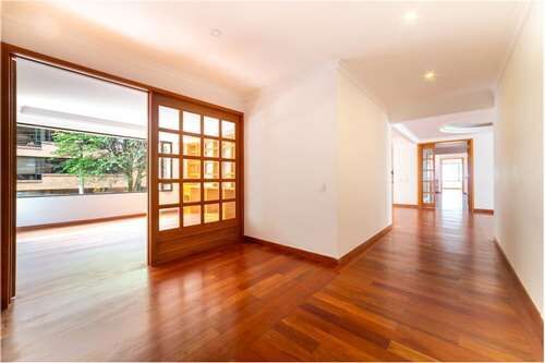 Apartamento en venta Cundinamarca Bogotá La Carolina 281 m2 Habitaciones 3 Baños 3 Garajes 2 Precio $1680000000