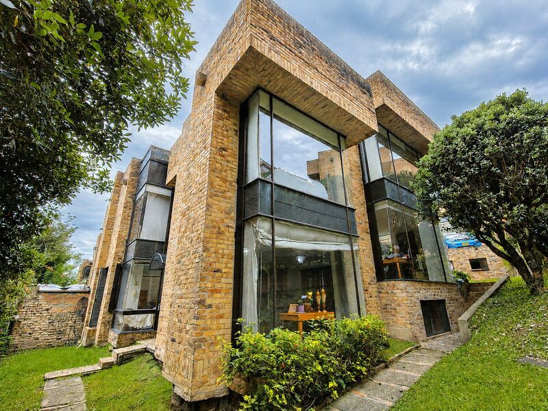 Casa en venta Cundinamarca Bogotá Niza Suba 427 m2 Habitaciones 4 Baños 4 Garajes 4 Precio $1700000000