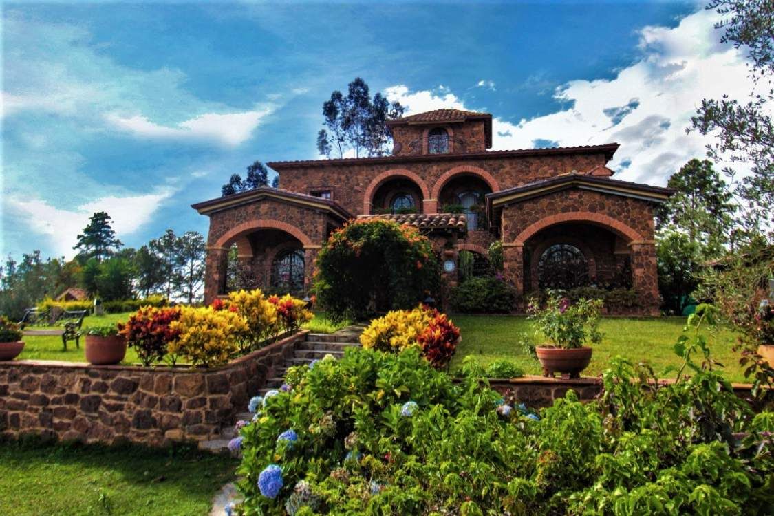 Casa en venta Santander Piedecuesta Piedecuesta 350 m2 Habitaciones 6 Baños 5 Garajes 6 Precio $1900000000