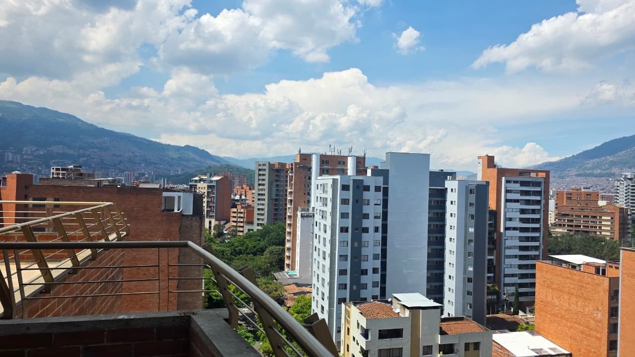 Apartamento en venta Antioquia Medellín El Salvador 212 m2 Habitaciones 4 Baños 3 Garajes 2 Precio $1150000000
