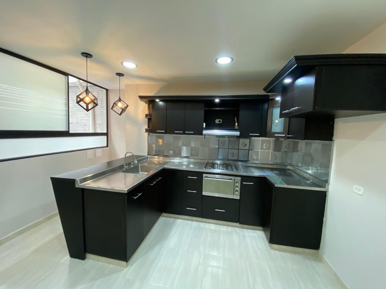 Apartamento en arriendo Antioquia Medellín Los Angeles 100 m2 Habitaciones 3 Baños 2 Garajes 0 Precio $2400000