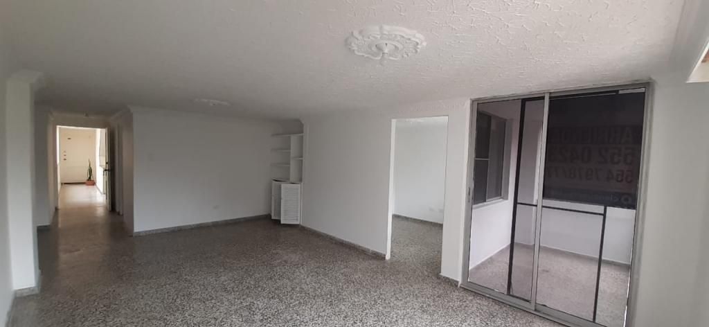 Apartamento en arriendo Valle Del Cauca Cali Bosques Del Limonar 110 m2 Habitaciones 3 Baños 3 Garajes 2 Precio $2100000