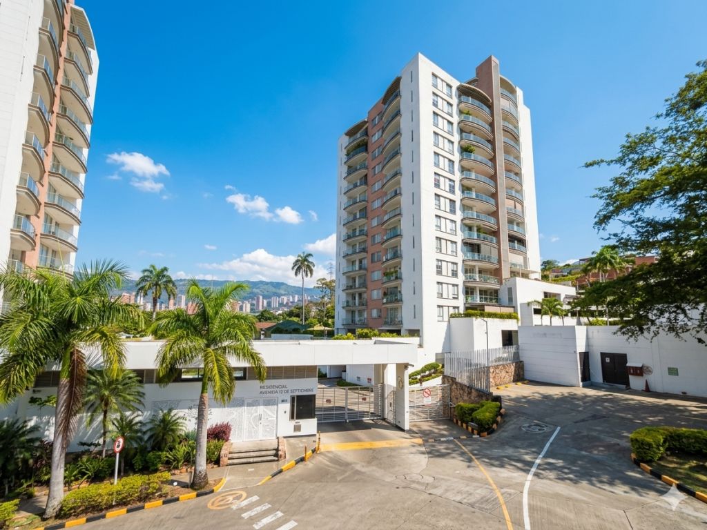 Apartamento en venta Valle Del Cauca Cali Aguacatal 211 m2 Habitaciones 4 Baños 5 Garajes 4 Precio $1750000000