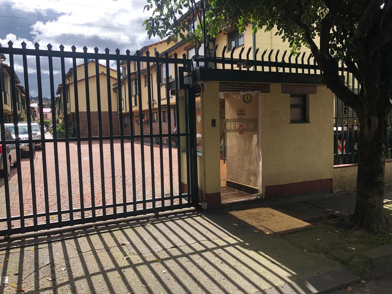 Casa en venta Cundinamarca Bogotá Prado Veraniego Norte 97 m2 Habitaciones 3 Baños 3 Garajes 1 Precio $740000000