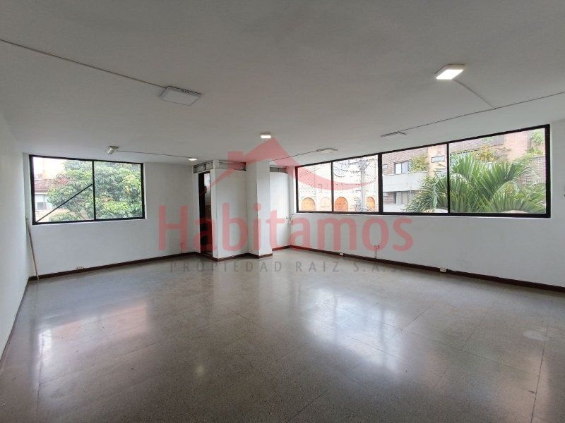 Oficina en arriendo Antioquia Medellín Bolivariana 25 m2 Habitaciones 0 Baños 1 Garajes 0 Precio $2000000