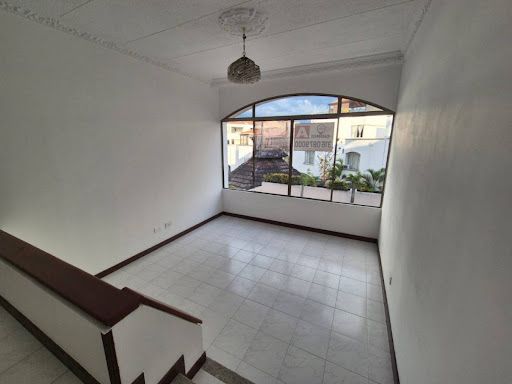 Casa en arriendo Santander Floridablanca Molinos Altos 460 m2 Habitaciones 5 Baños 4 Garajes 2 Precio $4450000
