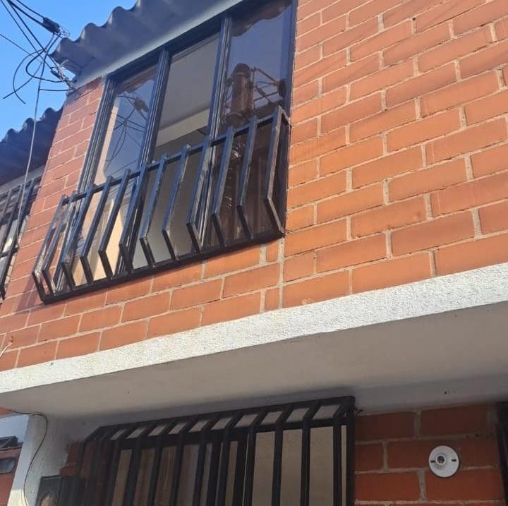 Casa en venta Valle Del Cauca Cali Ciudadela Compartir 60 m2 Habitaciones 4 Baños 2 Garajes 0 Precio $225000000