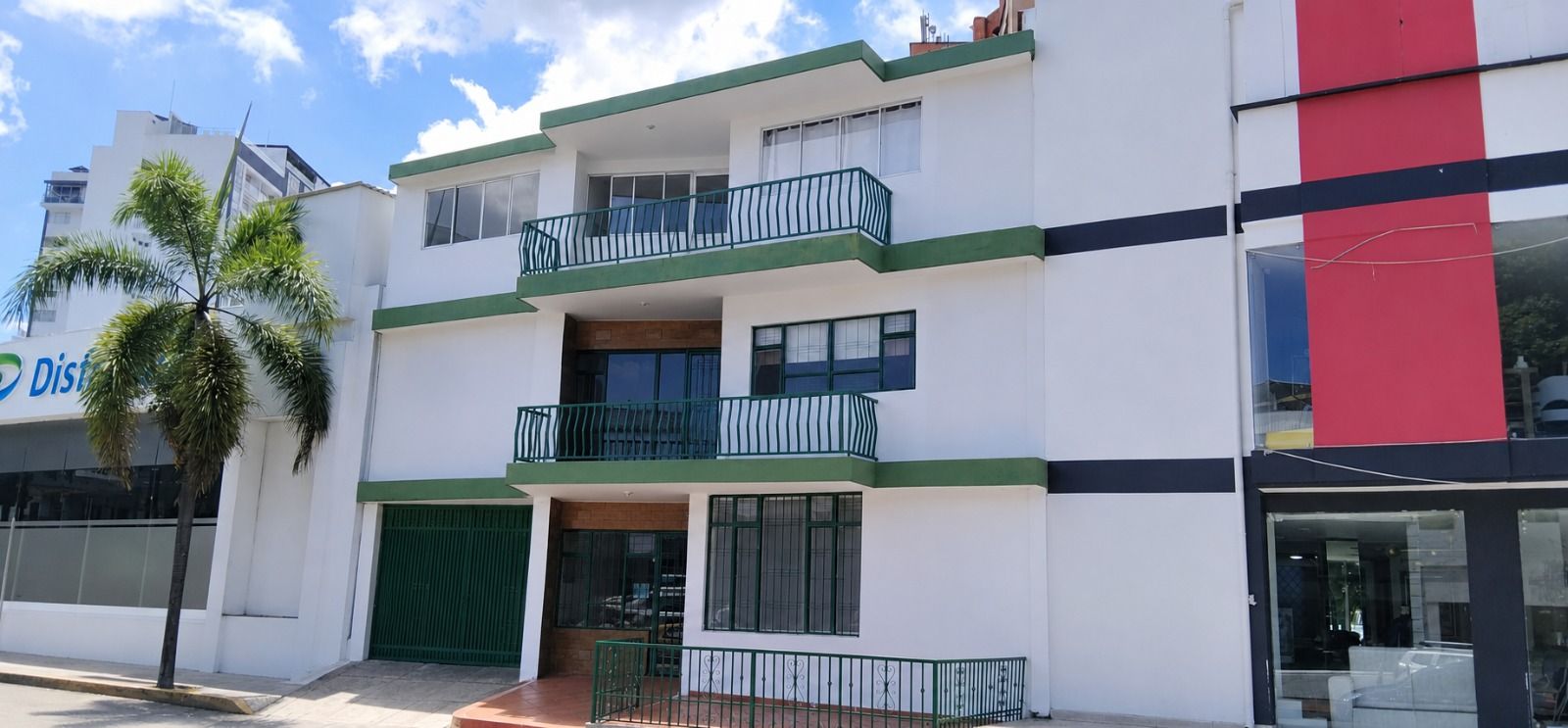Casa en venta Santander Bucaramanga Bolarqui 424 m2 Habitaciones 10 Baños 2 Garajes 2 Precio $1850000000