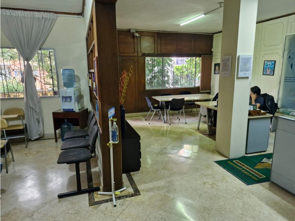 Casa en venta Antioquia Medellín La Candelaria 210 m2 Habitaciones 6 Baños 3 Garajes 0 Precio $800000000