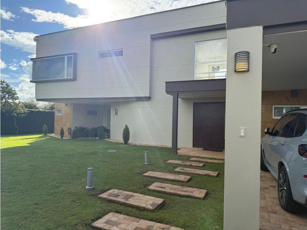 Casa en venta Antioquia Envigado Zúñiga 350 m2 Habitaciones 3 Baños 4 Garajes 2 Precio $3350000000