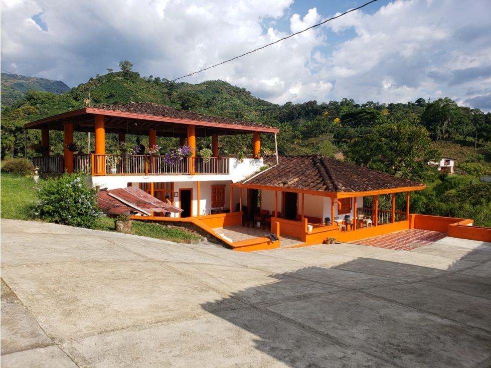 Finca en venta Antioquia Andes Andes 200 m2 Habitaciones 3 Baños 2 Garajes 10 Precio $1900000000