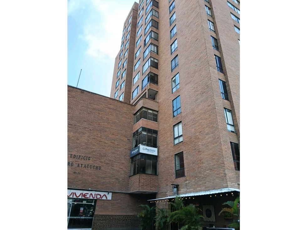 Oficina en venta Antioquia Medellín Boston 47 m2 Habitaciones 0 Baños 1 Garajes 1 Precio $240000000
