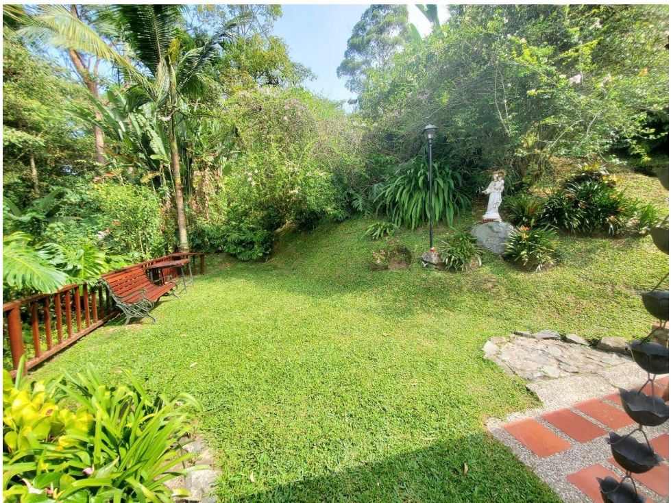 Casa en venta Antioquia Medellín San Lucas 270 m2 Habitaciones 7 Baños 4 Garajes 1 Precio $2500000000