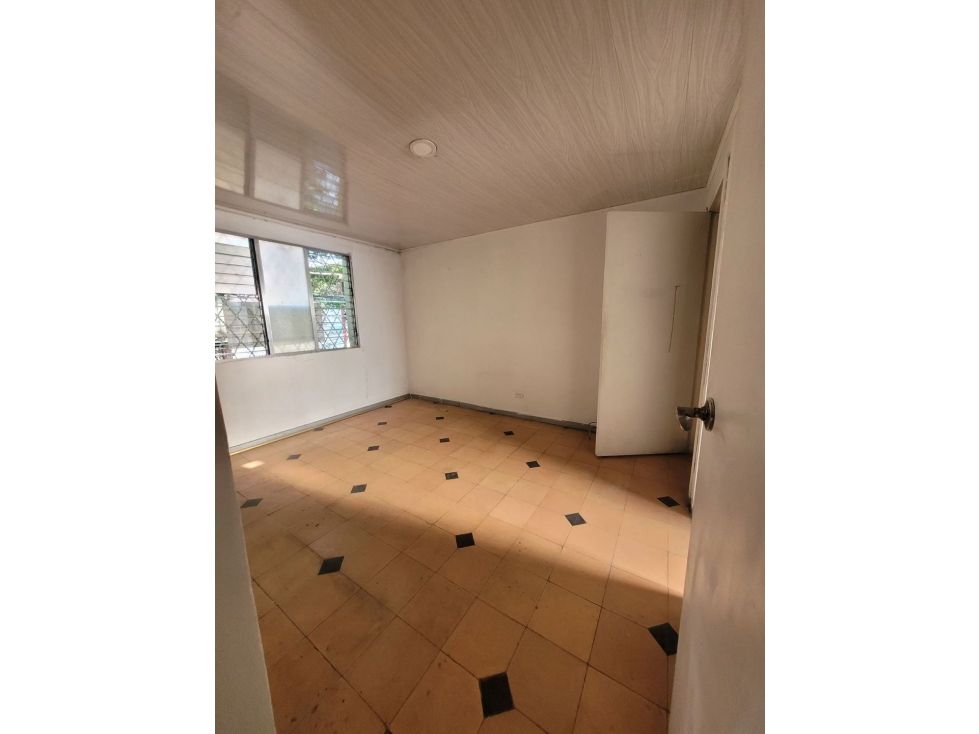 Casa en venta Antioquia Medellín Sevilla 200 m2 Habitaciones 6 Baños 2 Garajes 0 Precio $550000000