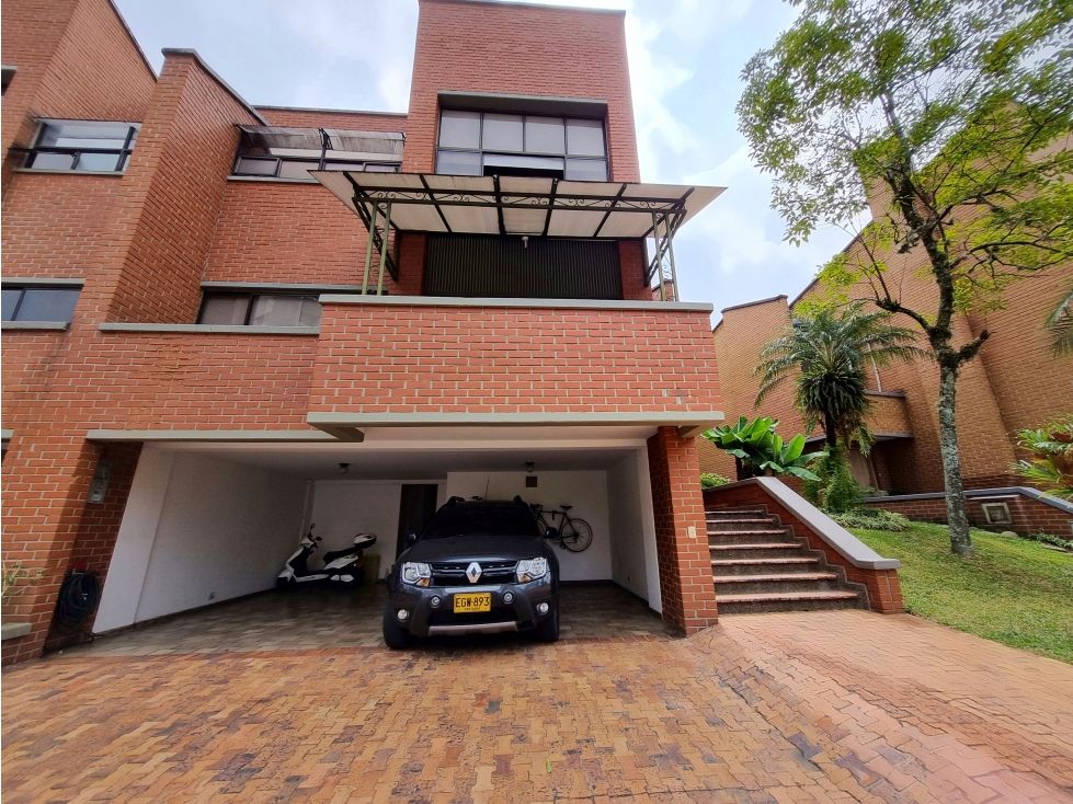Casa en venta Antioquia Medellín Alejandria 284 m2 Habitaciones 3 Baños 3 Garajes 3 Precio $1650000000