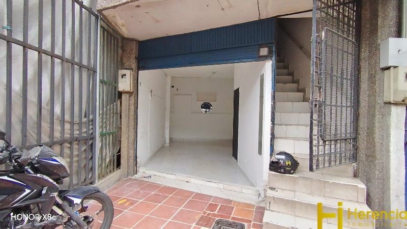 Local en arriendo Antioquia Itagüí San Fernando 25 m2 Habitaciones 0 Baños 1 Garajes 0 Precio $2500000