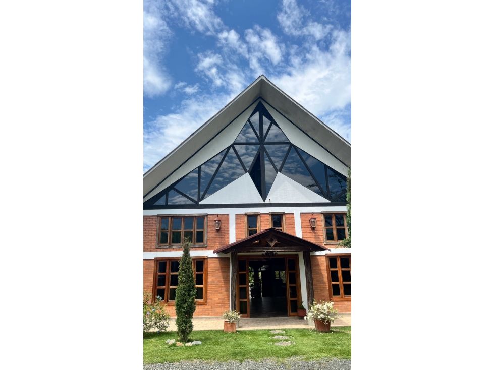 Casa en arriendo o venta Risaralda Pereira Pereira 500 m2 Habitaciones 7 Baños 7 Garajes 5 Precio venta $1720000000 Precio arriendo $7400000