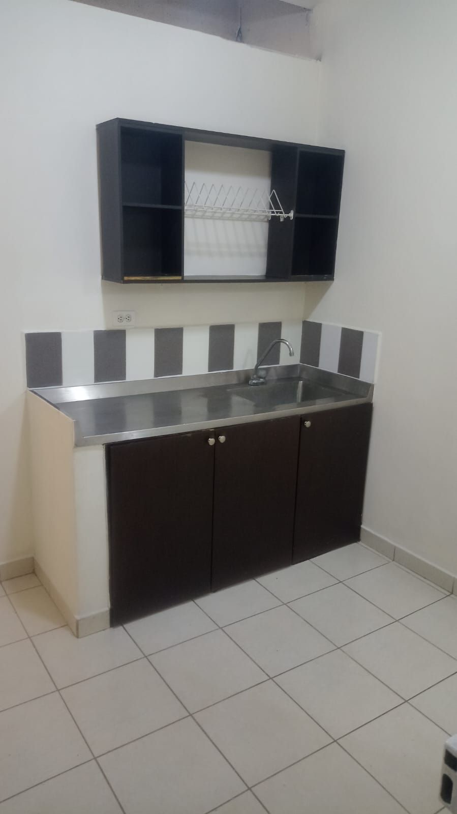 Apartaestudio en arriendo Antioquia Medellín Colon 25 m2 Habitaciones 1 Baños 1 Garajes 0 Precio $800000