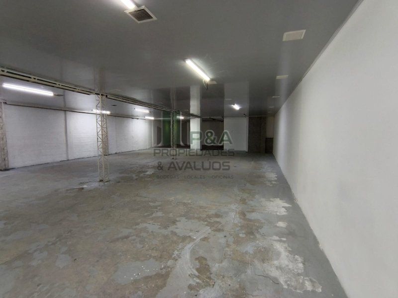 Bodega en arriendo Antioquia Itagüí La Esmeralda 290 m2 Habitaciones 0 Baños 2 Garajes 0 Precio $11500000