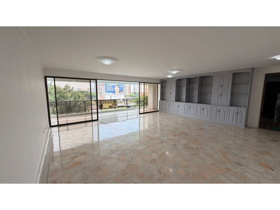 Apartamento en arriendo Valle Del Cauca Cali La Flora 160 m2 Habitaciones 4 Baños 4 Garajes 2 Precio $3900000