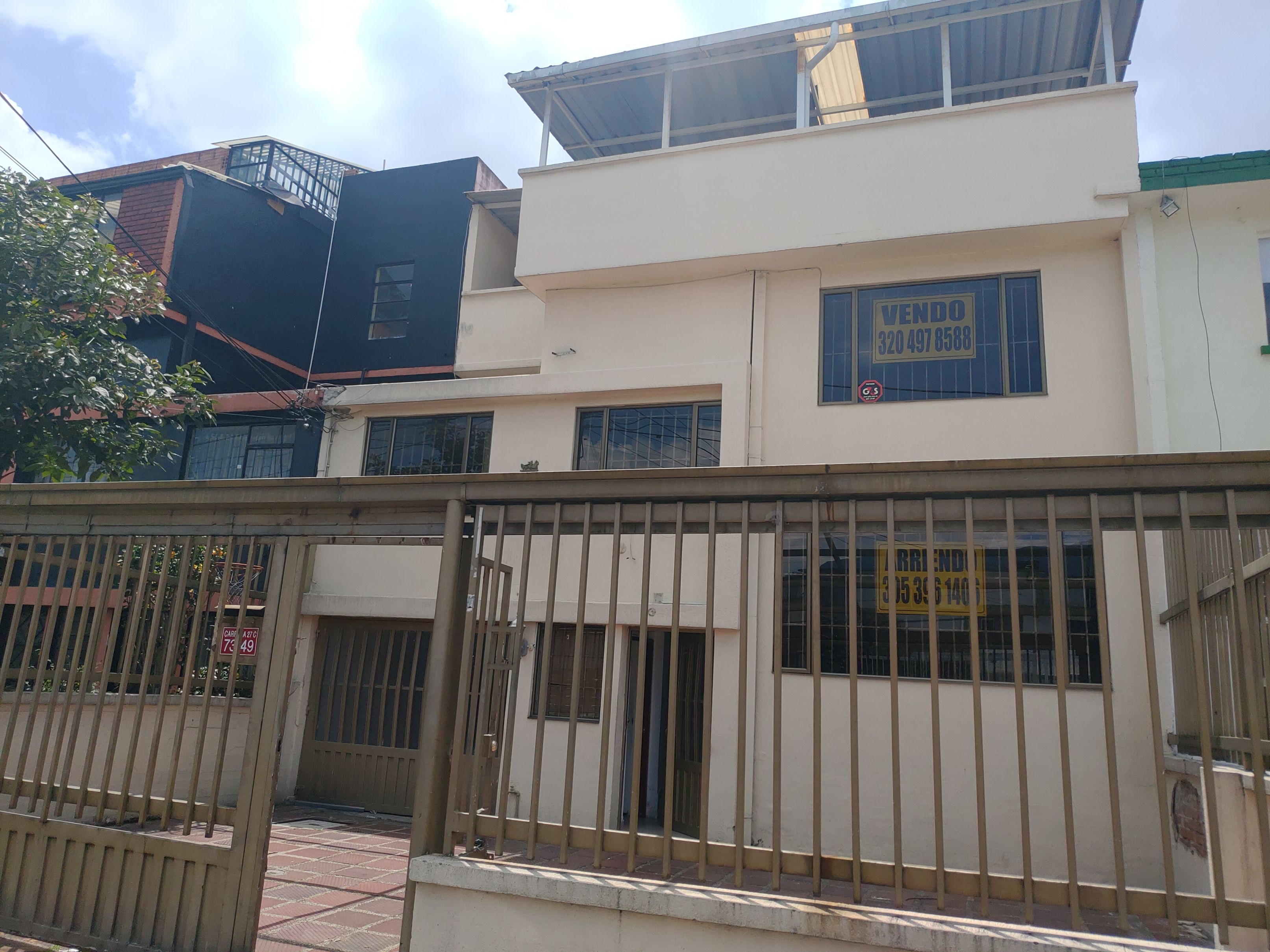 Casa en venta Cundinamarca Bogotá Alcázares Norte 450 m2 Habitaciones 6 Baños 3 Garajes 5 Precio $1100000000
