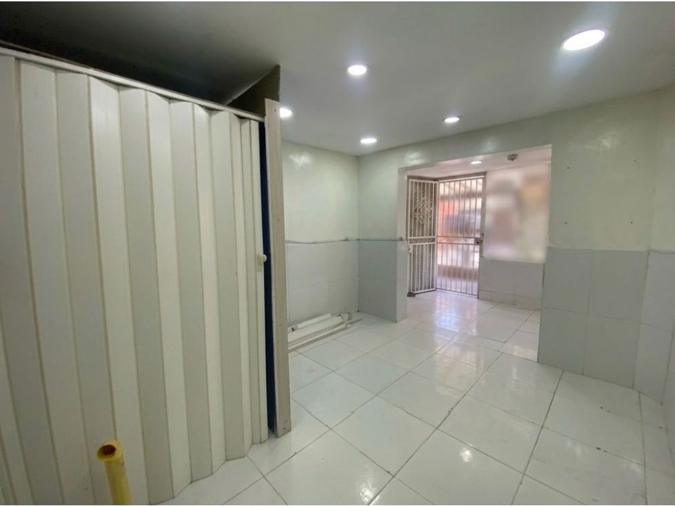 Local en arriendo Antioquia Medellín San Bernardo 35 m2 Habitaciones 0 Baños 1 Garajes 0 Precio $1700000