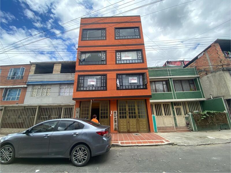 Casa en venta Cundinamarca Bogotá Florida Blanca Norte 223 m2 Habitaciones 15 Baños 7 Garajes 1 Precio $970000000