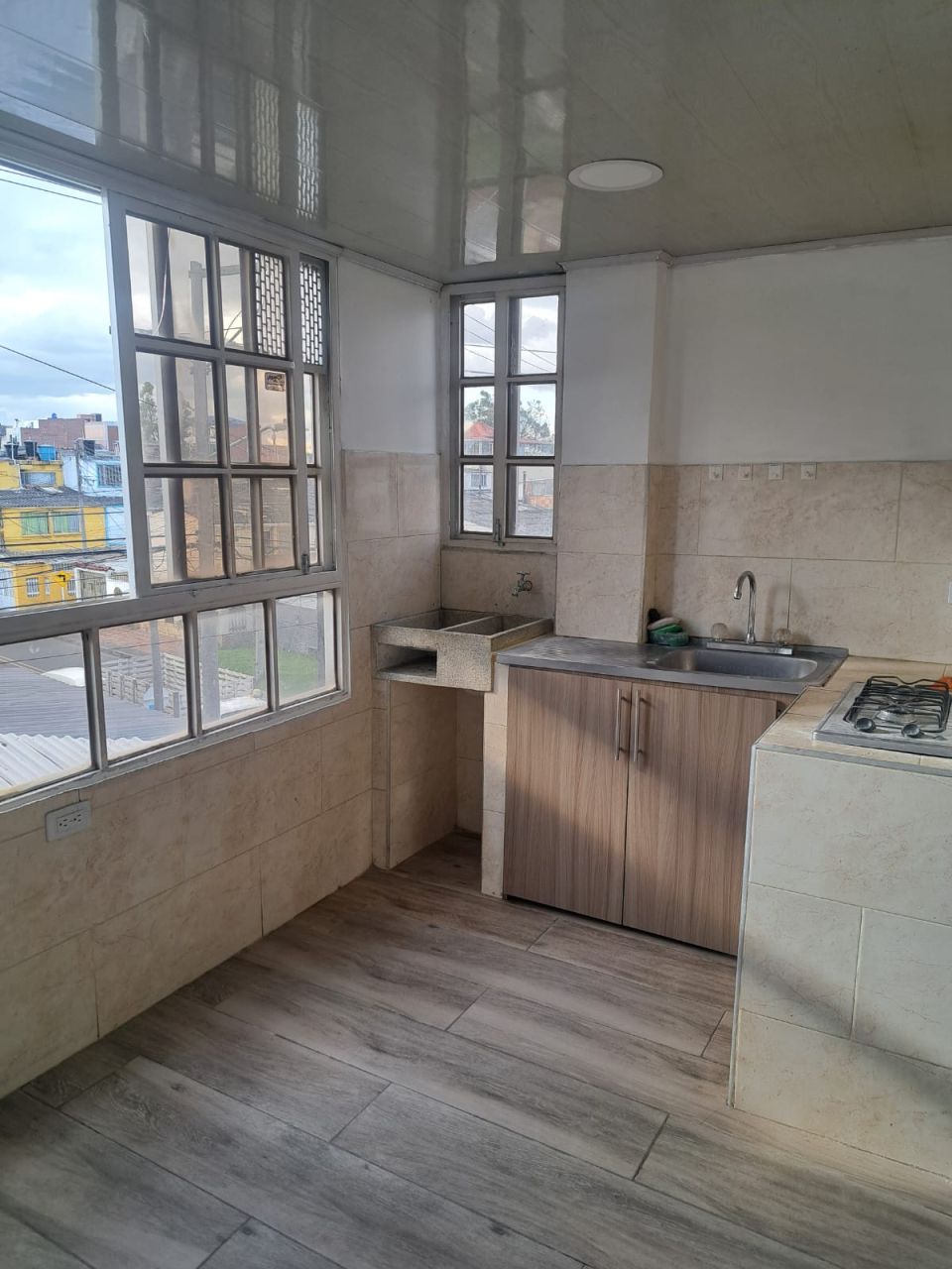 Casa en venta Cundinamarca Bogotá Ospina Perez Sur 87 m2 Habitaciones 6 Baños 6 Garajes 4 Precio $1300000000