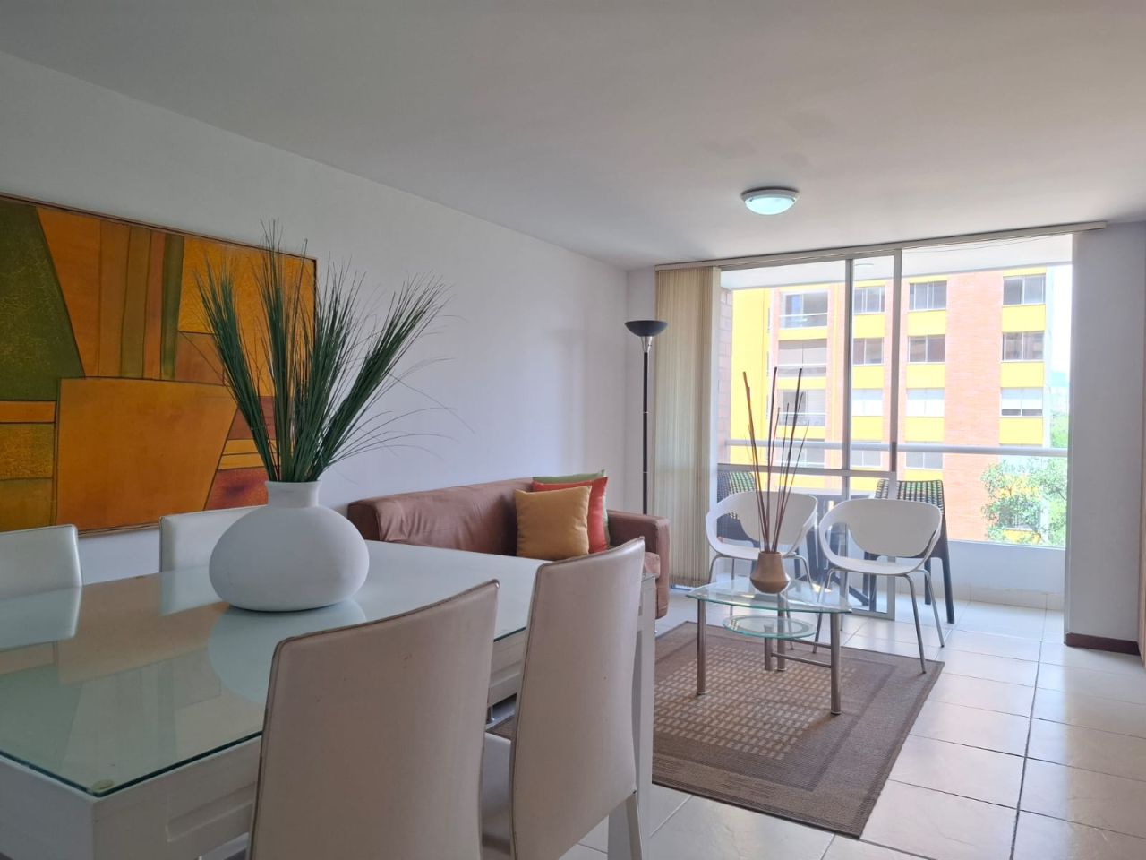 Apartamento en arriendo Antioquia Medellín La Aguacatala 90 m2 Habitaciones 2 Baños 2 Garajes 1 Precio $6000000