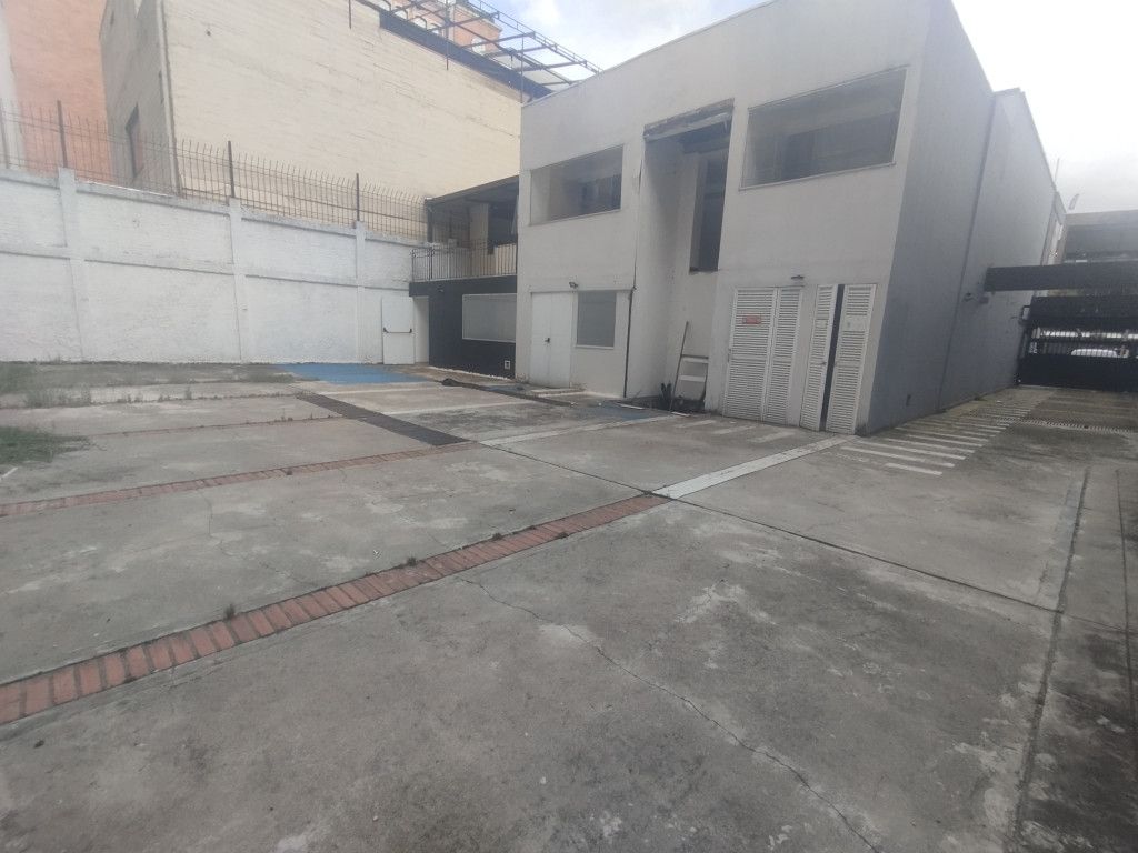 Local en arriendo Cundinamarca Bogotá Santa Barbara Occidental 439 m2 Habitaciones 0 Baños 2 Garajes 10 Precio $45000000