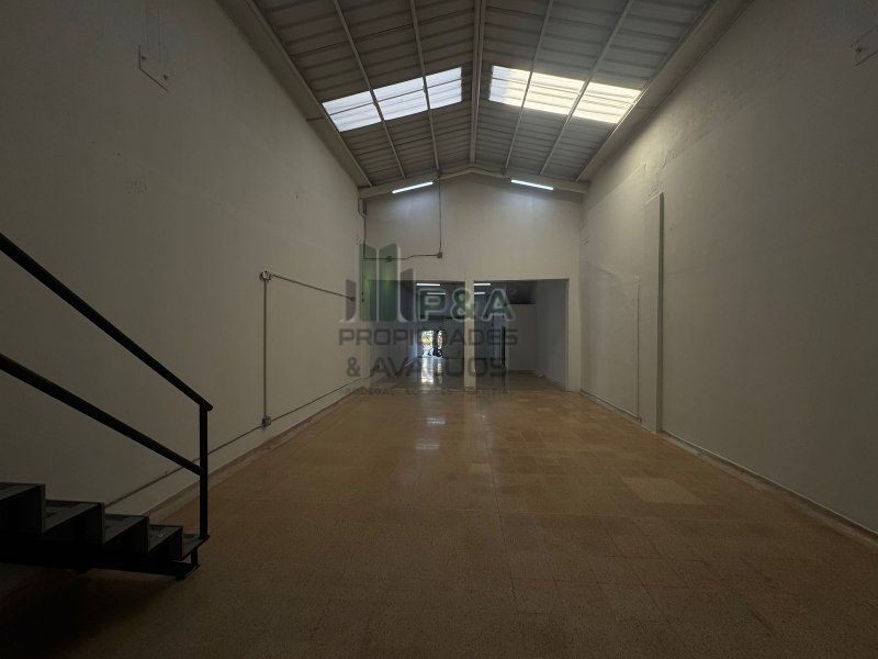 Bodega en arriendo Antioquia Medellín Urbanizacion Carlos E Restrepo 277 m2 Habitaciones 0 Baños 2 Garajes 0 Precio $8000000