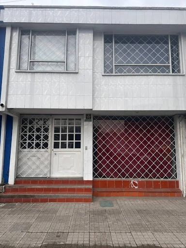 Casa en arriendo Cundinamarca Bogotá Normandia Occidental 290 m2 Habitaciones 7 Baños 4 Garajes 0 Precio $4500000