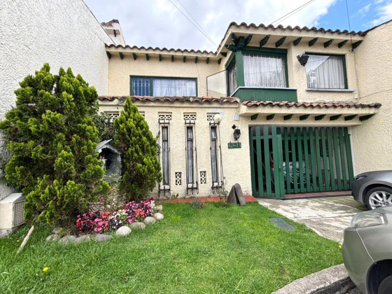 Casa en arriendo Cundinamarca Bogotá Julio Flórez 250 m2 Habitaciones 4 Baños 3 Garajes 3 Precio $10486000