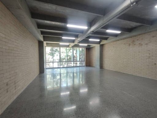Oficina en arriendo Antioquia Medellín Guayabal 179 m2 Habitaciones 0 Baños 2 Garajes 2 Precio $11000000