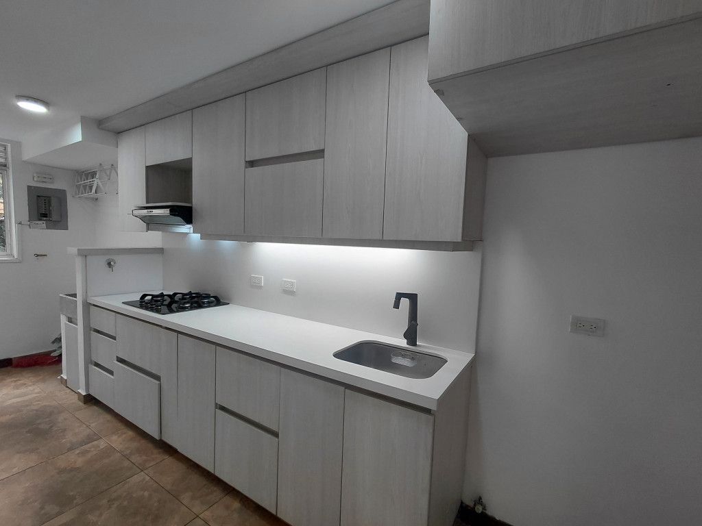 Apartamento en arriendo Antioquia Medellín El Diamante No2 83 m2 Habitaciones 3 Baños 2 Garajes 1 Precio $4000000