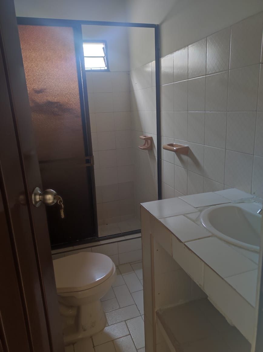 Apartamento en arriendo Valle Del Cauca Cali Alferez Real 65 m2 Habitaciones 3 Baños 1 Garajes 0 Precio $1000001