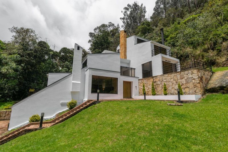 Casa en venta Cundinamarca Bogotá Torca 520 m2 Habitaciones 3 Baños 5 Garajes 4 Precio $2600000000